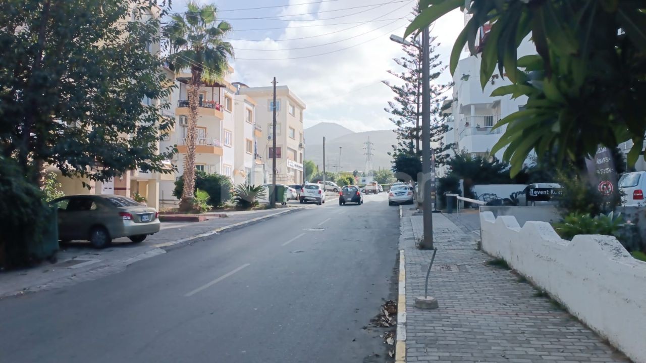 Girne Merkezde muhteşem konumda, büyük, kalabalık aileler veya oturum için uygun, dailre