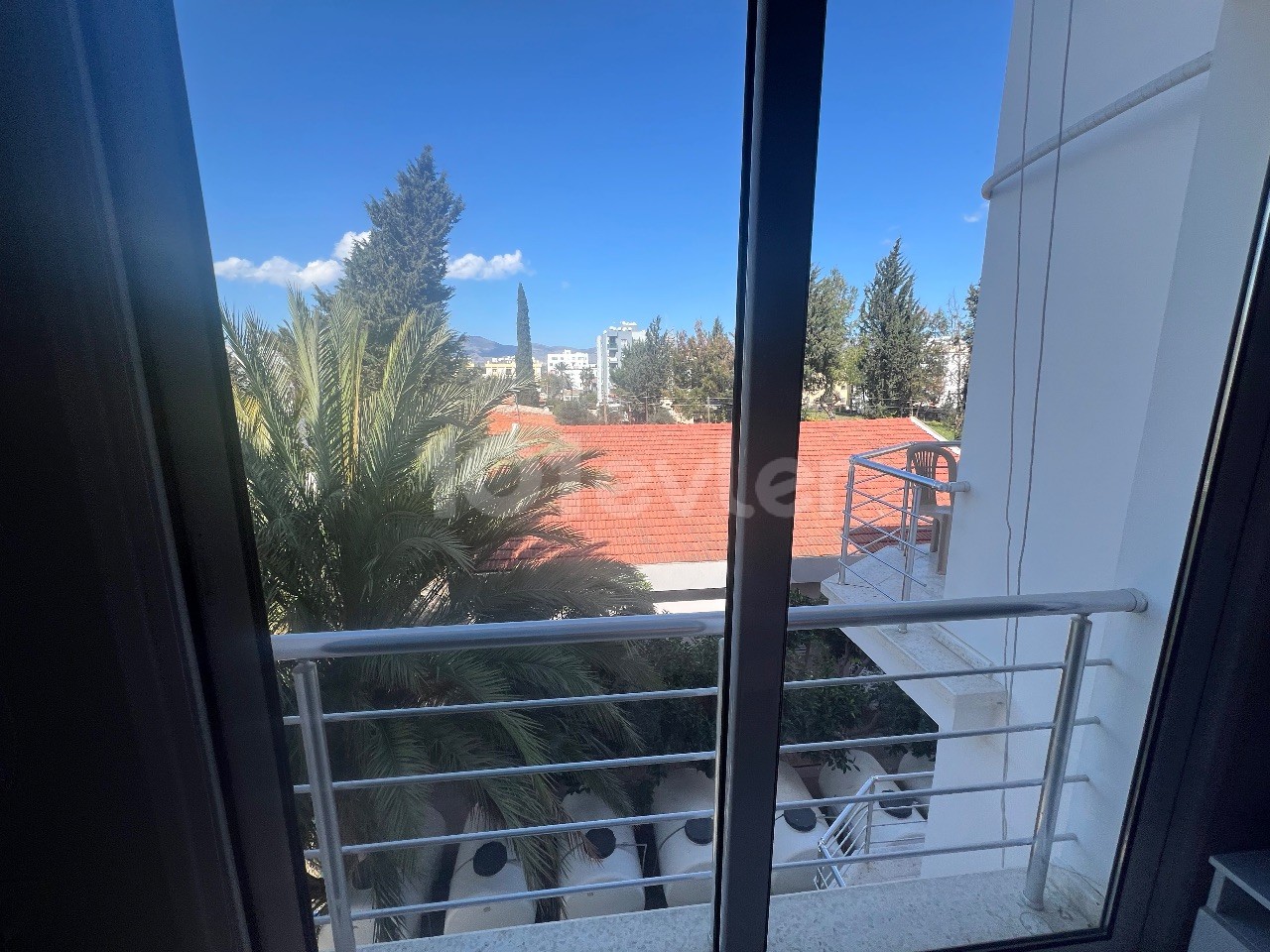 FULLY FURNISHED FLAT ON NICOSIA SCHOOLS ROAD