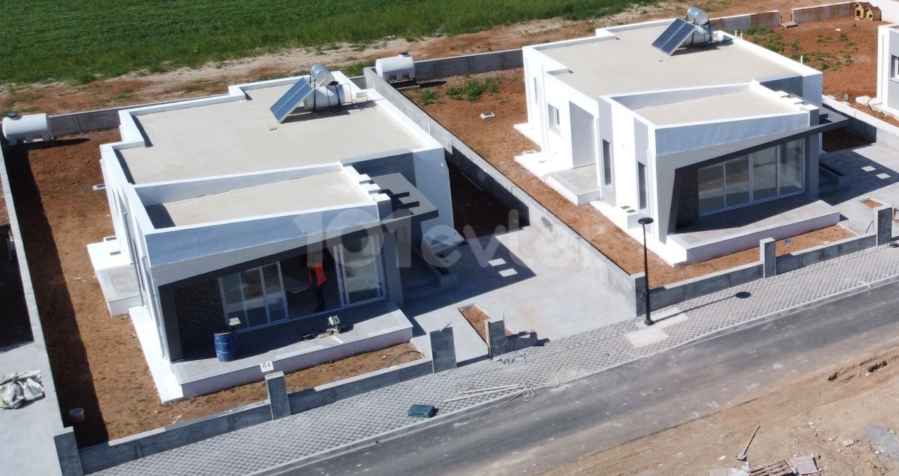 3+1 villa in Famagusta Mutluaka Bereich mit großem Garten geeignet für den Bau von Pool ** 