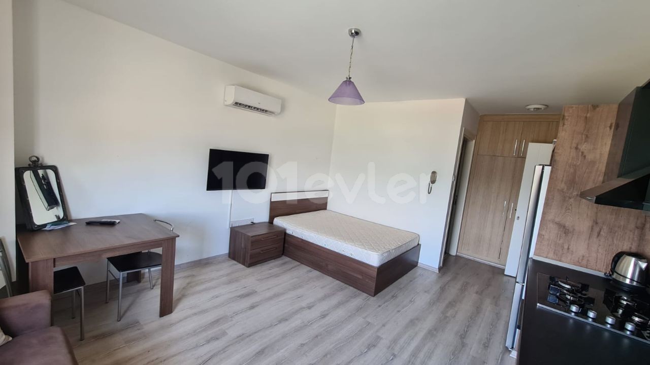 Студия Uptown for rent 300 $ минимум 6 месяцев оплаты ** 