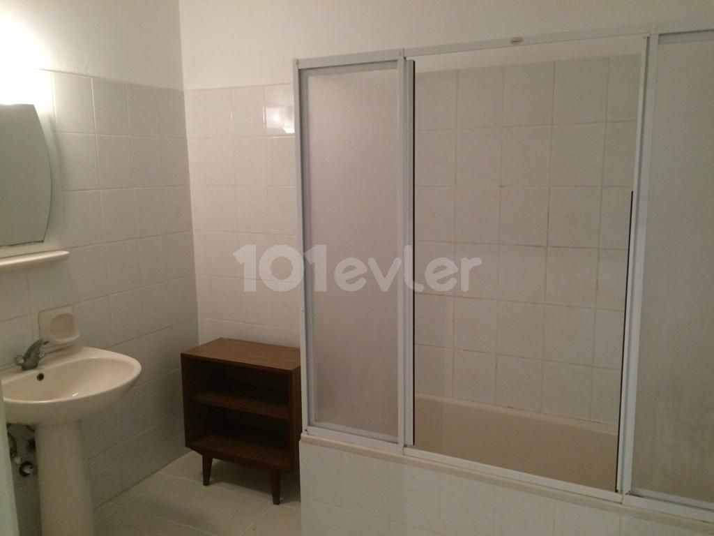 MAĞUSA SALAMİS YOLU ÜZERİ KİRALIK 3+1 APARTMAN DAİRESİ 1. KAT 