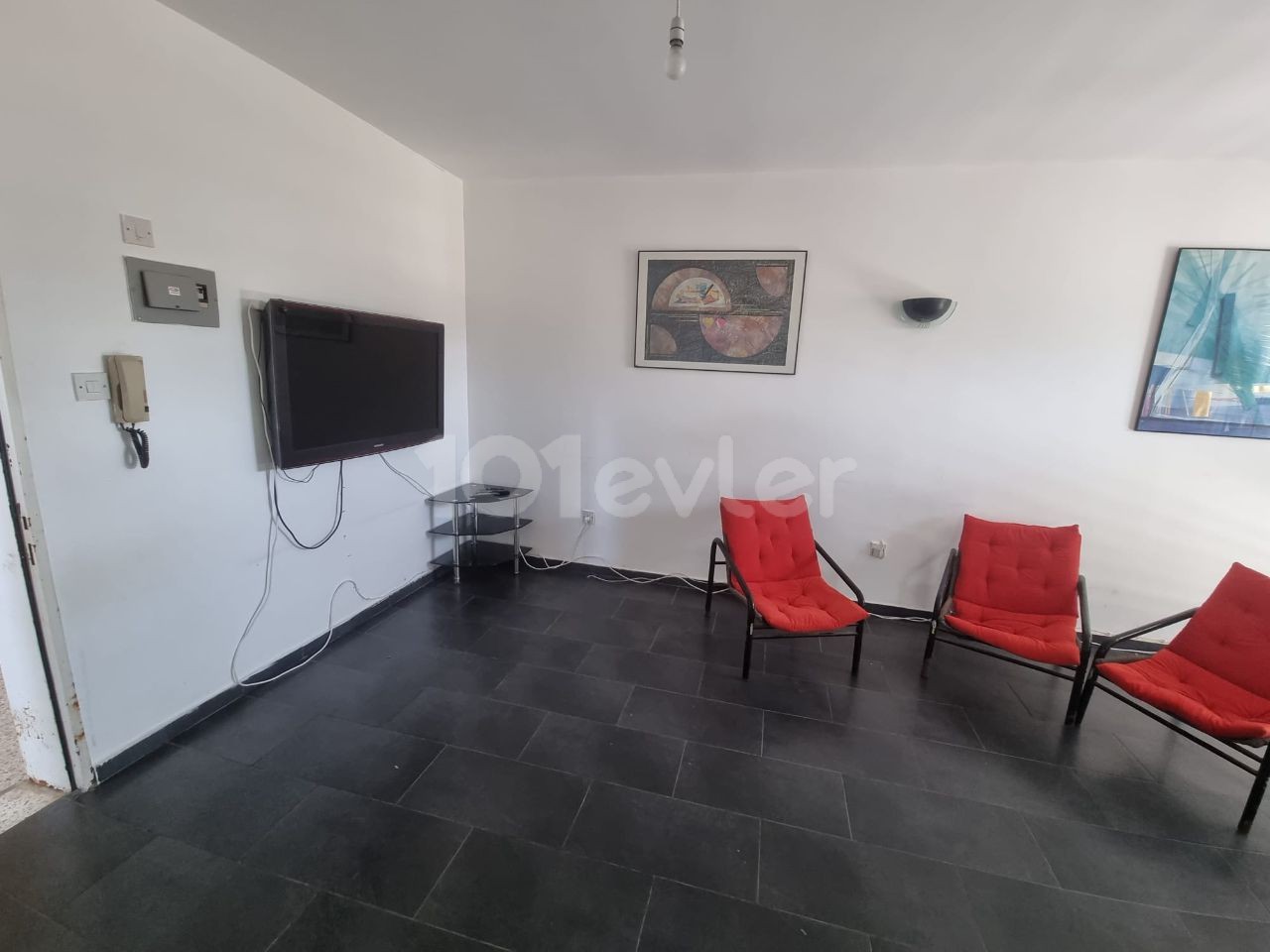 2+1 ground floor apartment for sale in Famagusta Çanakkale area 