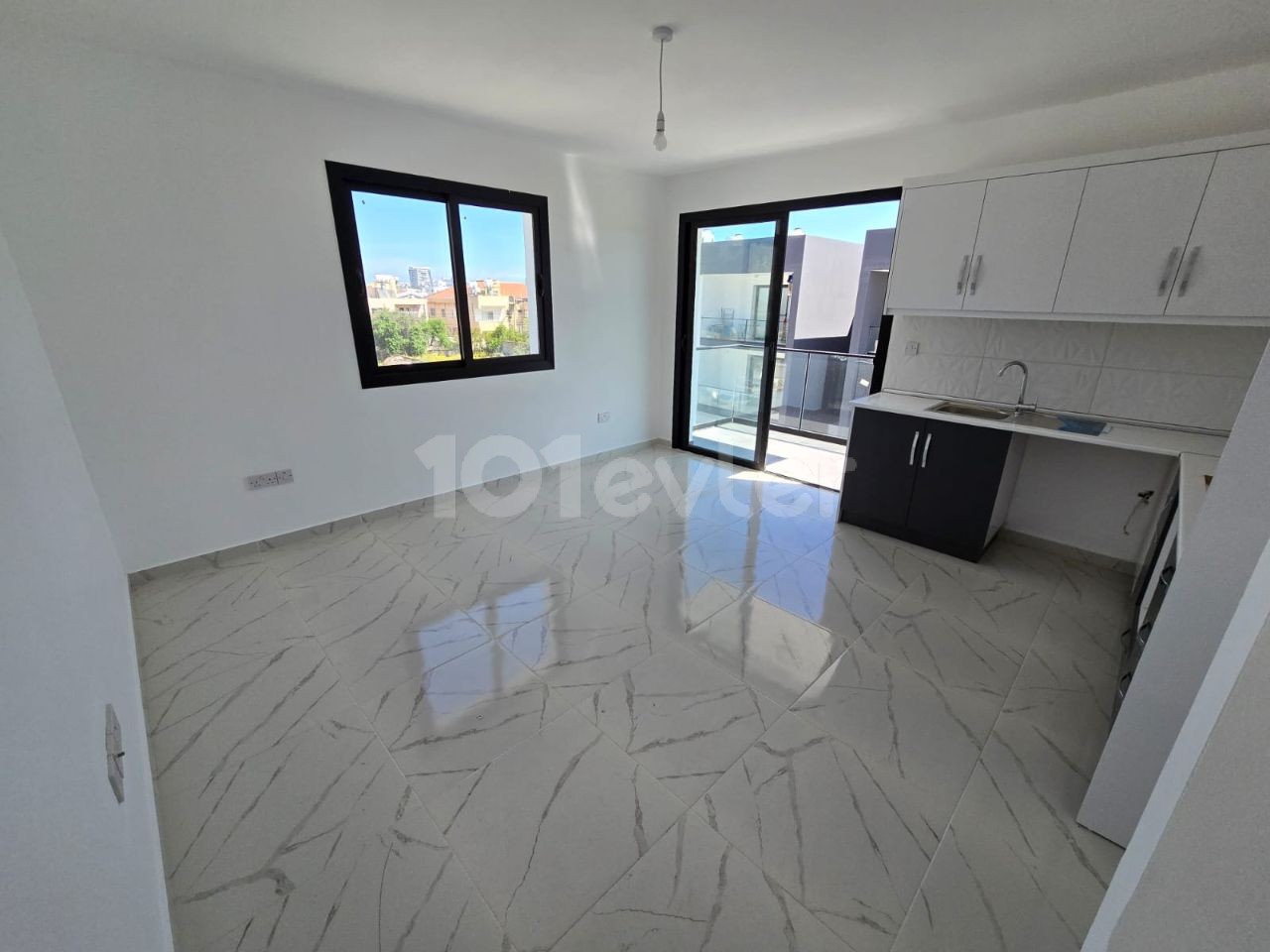 2+1 penthouse for rent in Famagusta Çanakkale region, unfurnished