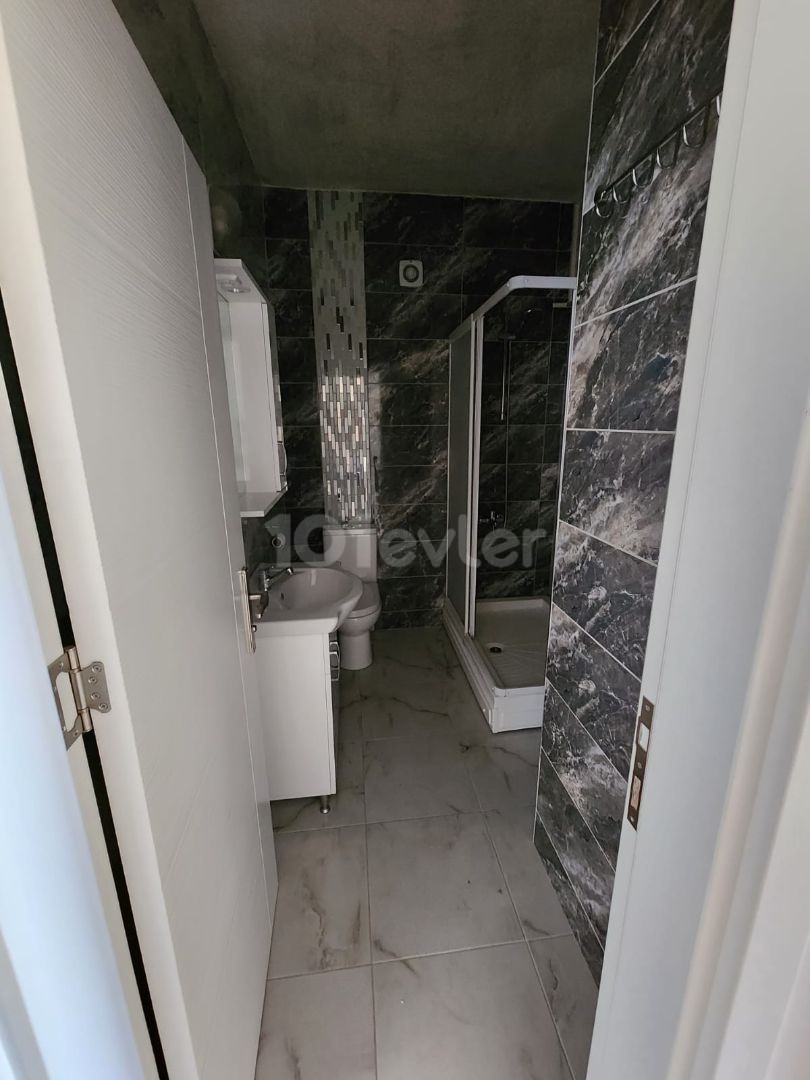 Mağusa yeniboğaziçi köyünde kiralık 3+1 geniş daire 6 ay ödemelidir 7. kat