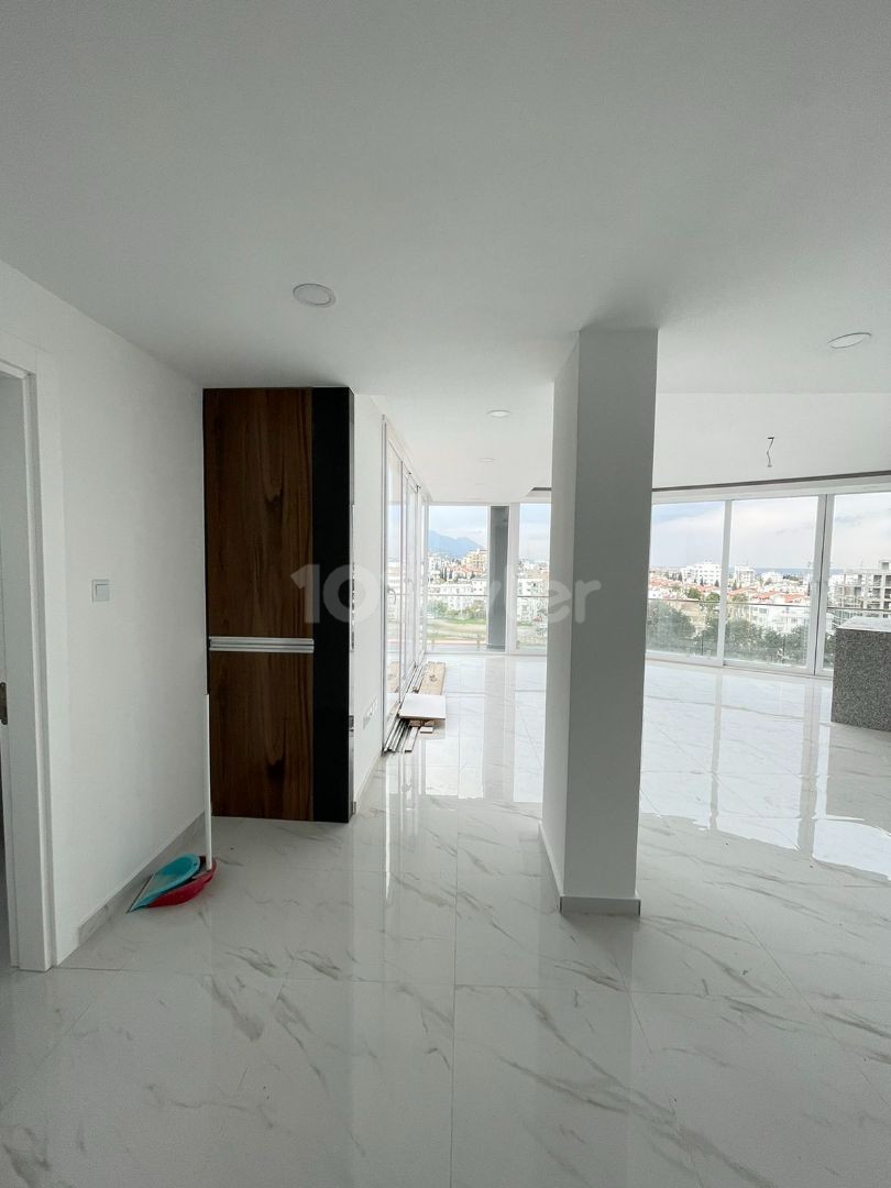 Sale! Duplex penthouse in the Center of Girne, sea and mountain views!