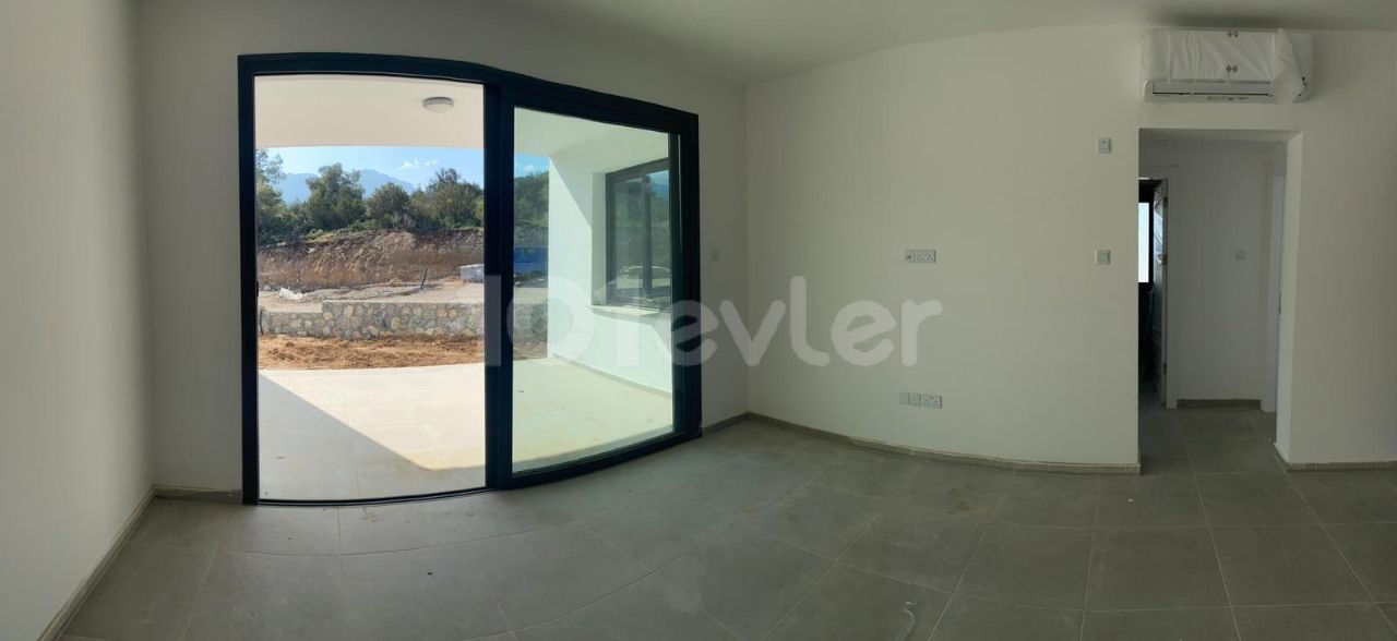 Spektakuläre Landschaft: Apartment mit Bergblick in einem Komplex am Meer mit erstklassigen Einrichtungen