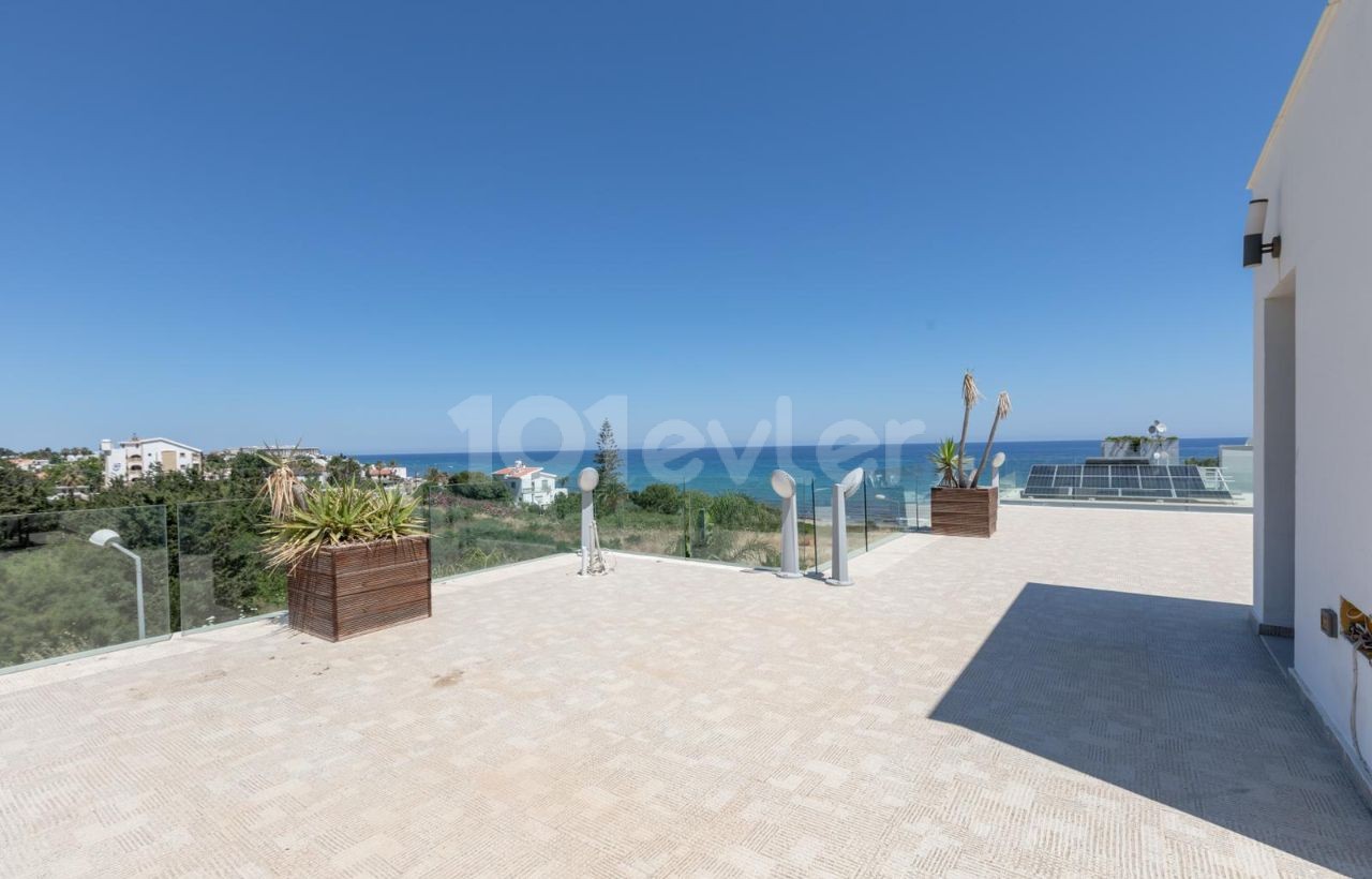 Girne Karaoğlanoğlu 4+1 Villa For Sale