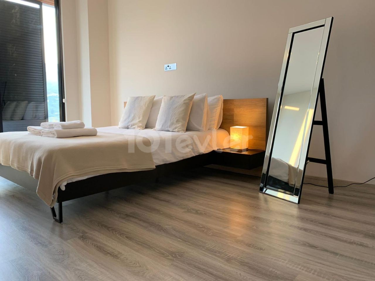2 Bedroom Flat for Rent in Kyrenia City Center