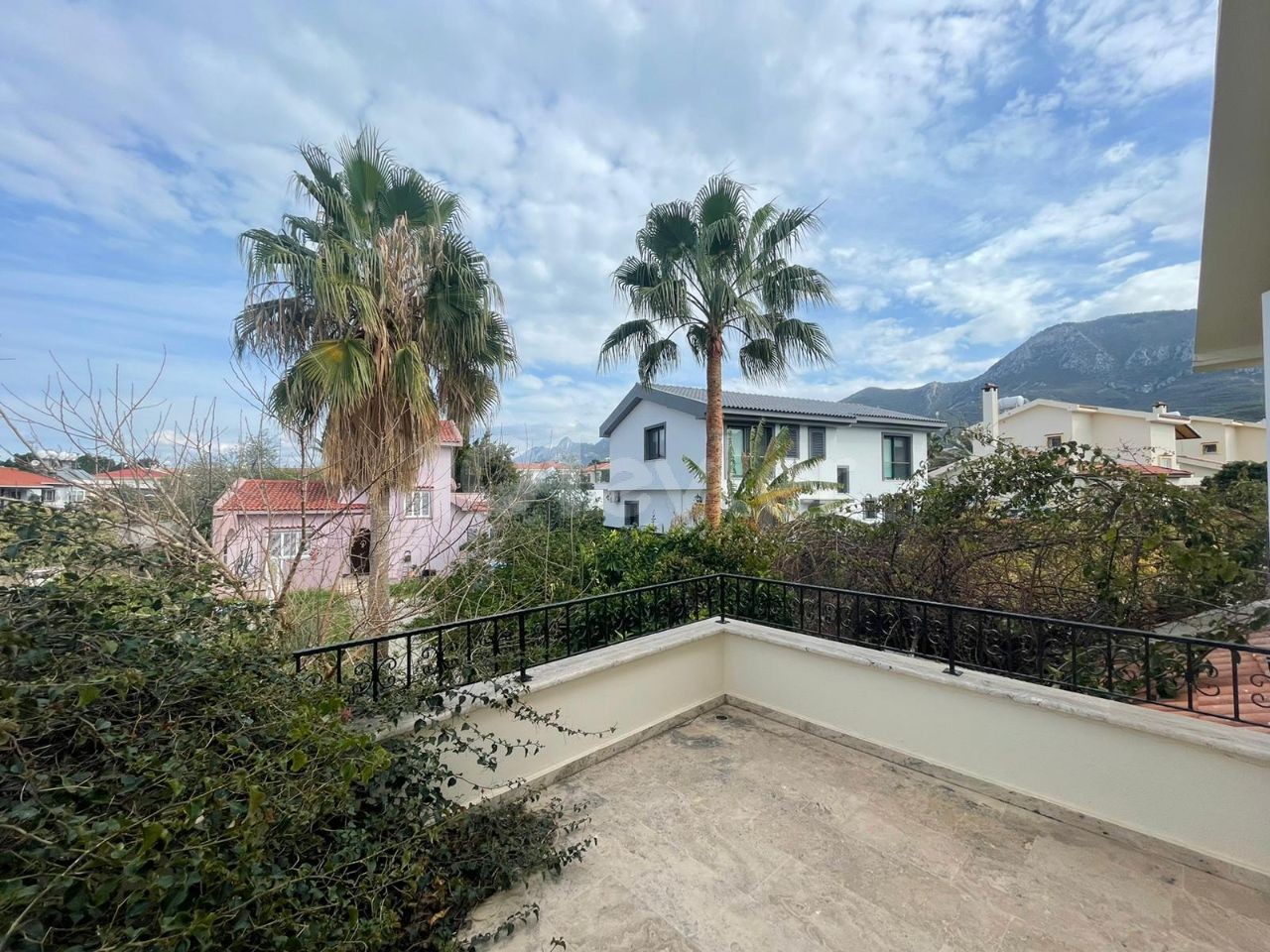 For Sale 2+1 Villa for Sale in Kyrenia Dogankoy 