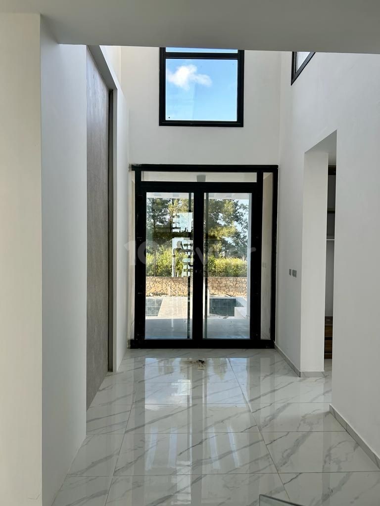 4 Bedroom Villa For Sale In Kyrenia, Doğanköy