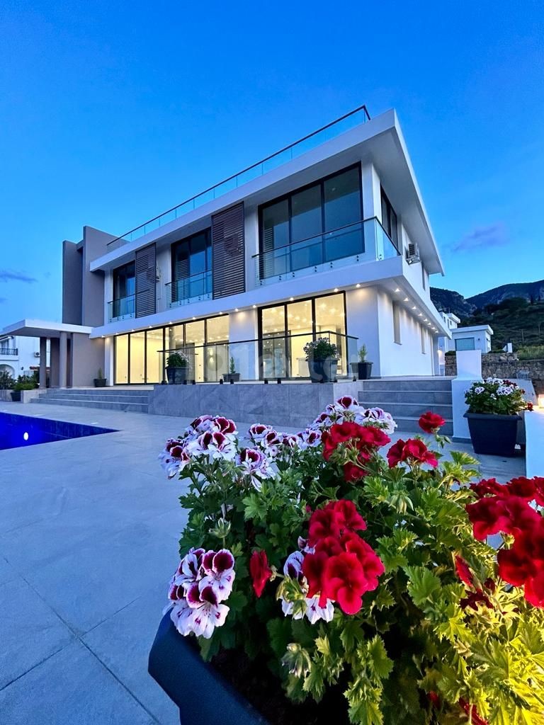 Kyrenia Doğanköy Luxus-Villa mit Infinity-Pool zu verkaufen!