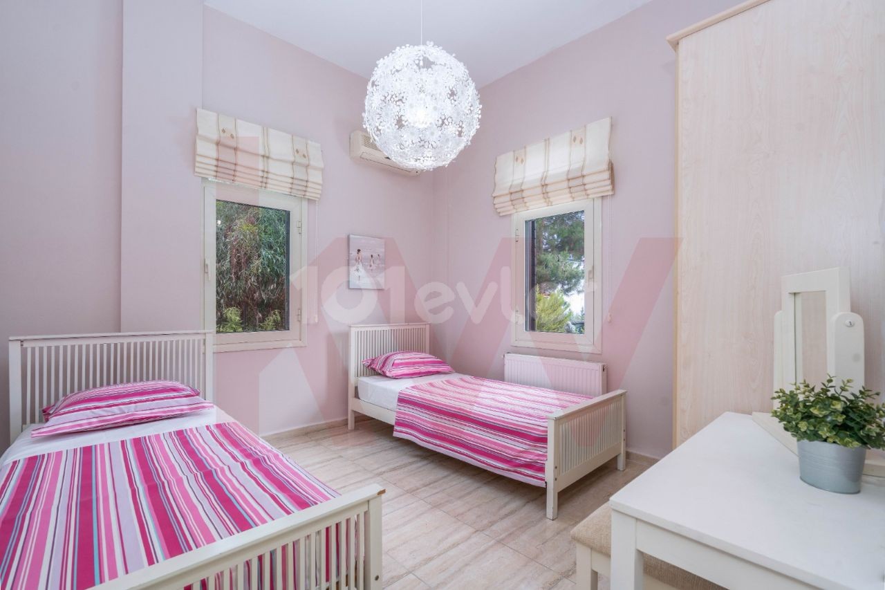 Kyrenia Çatalköy 3+1 Villa zu vermieten / täglich