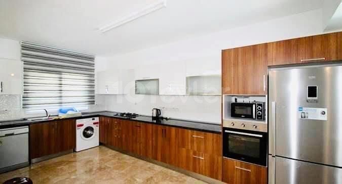 Girne Ozanköy Satılık 4+1 Villa