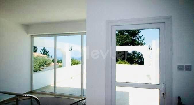 4 Bedroom Villa for Sale  in Kyrenia, Ozankoy