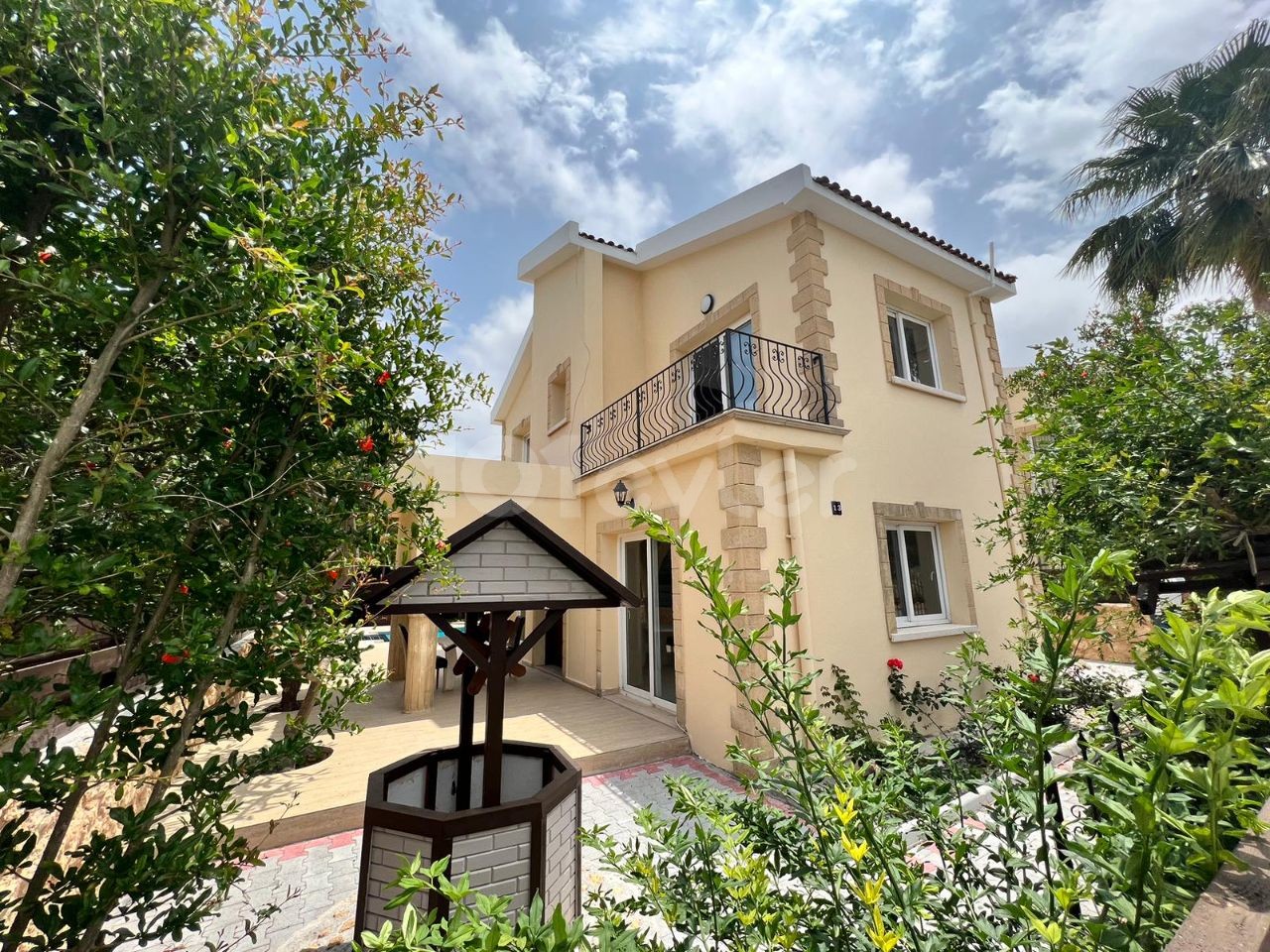 2+1 Villa For Sale In Girne Lapta