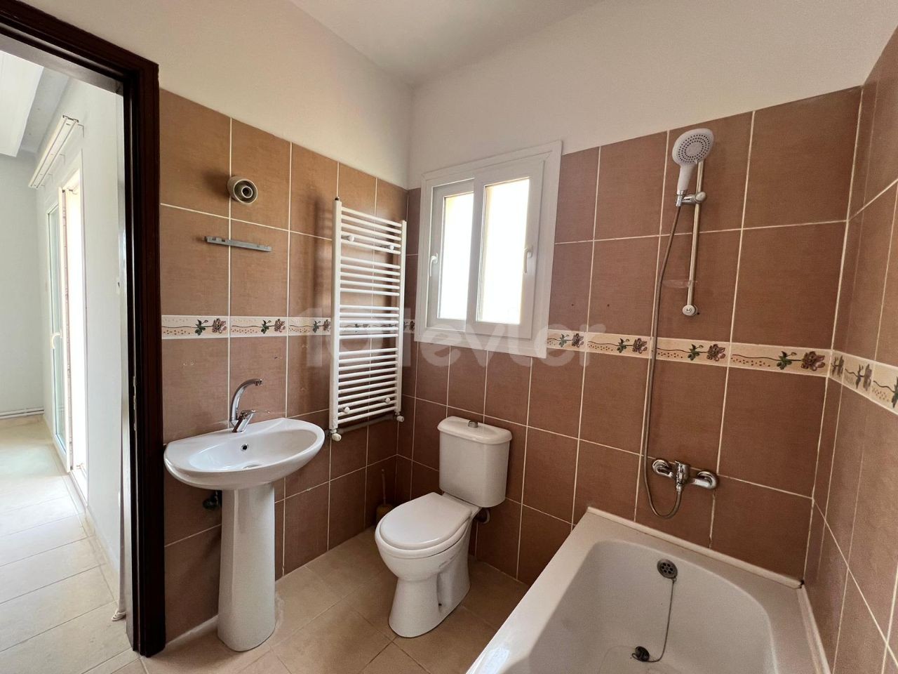 2+1 Villa For Sale In Girne Lapta