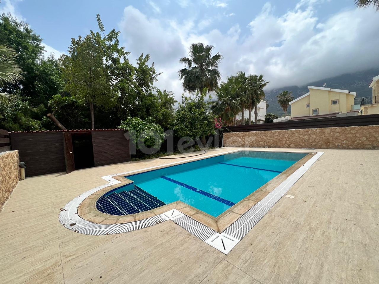 2+1 Villa For Sale In Girne Lapta