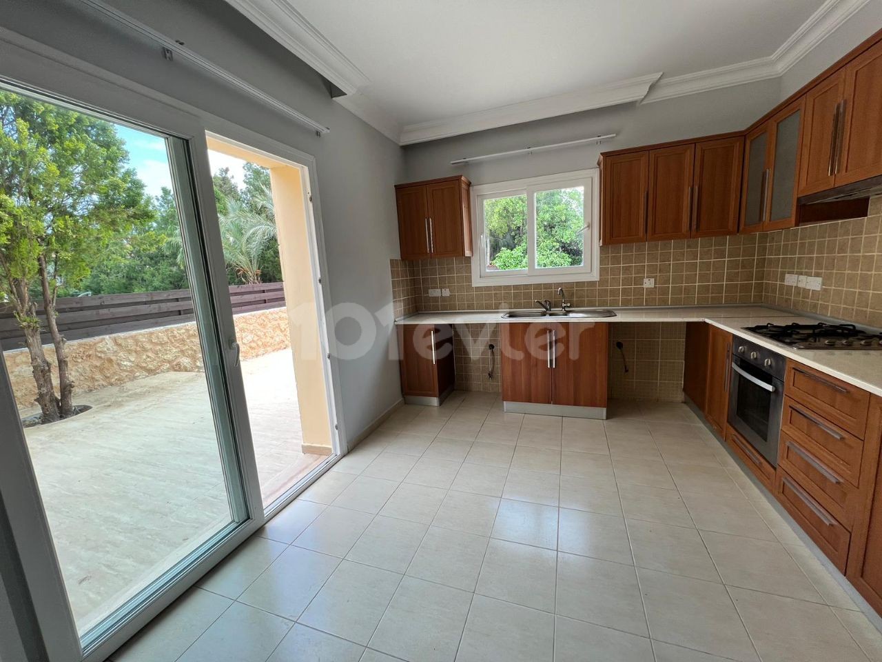 2+1 Villa For Sale In Girne Lapta