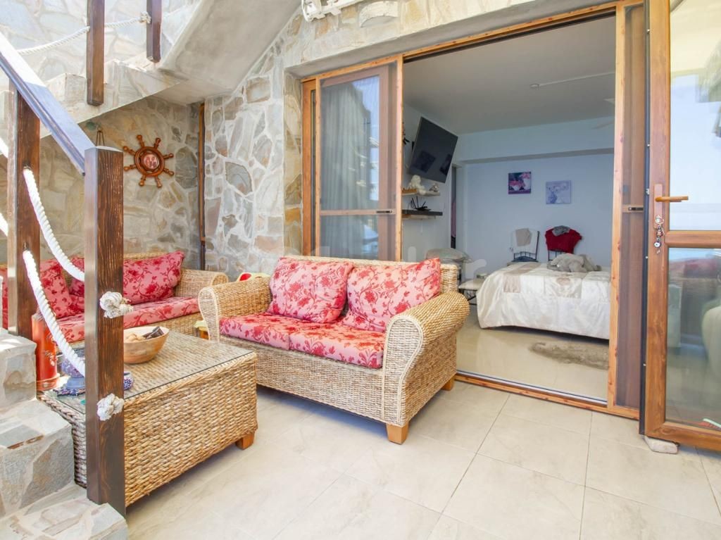 Girne Bahçeli Satılık 3+1 Penthouse