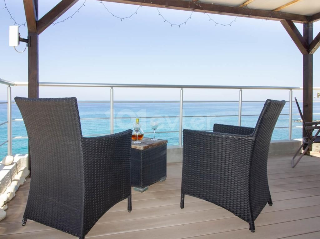 Seafront 3+1 Penthouse with private jacuzzi in Kyrenia, Bahçeli