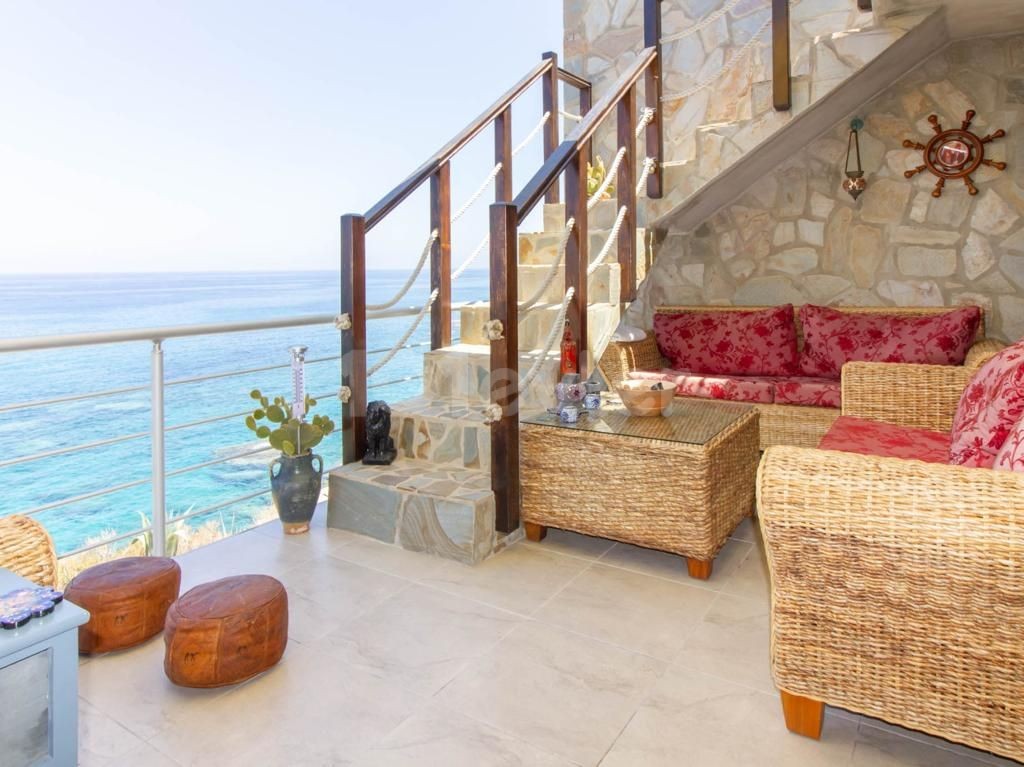 3+1 Penthouse zum Verkauf mit Garten in Girne