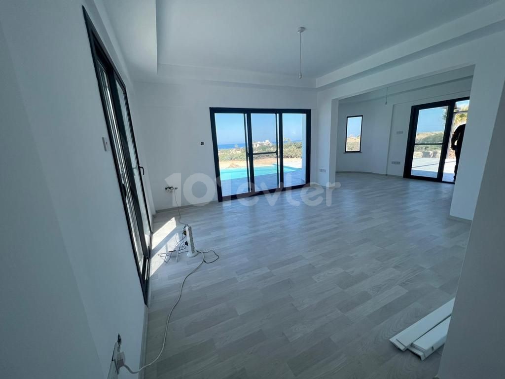 3 Bedroom Villa For Sale With Private Pool in Kyrenia, Bahçeli