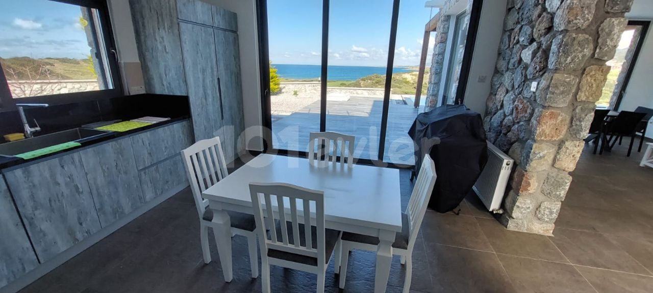 4+1 Villa zum Verkauf mit Garten in Girne