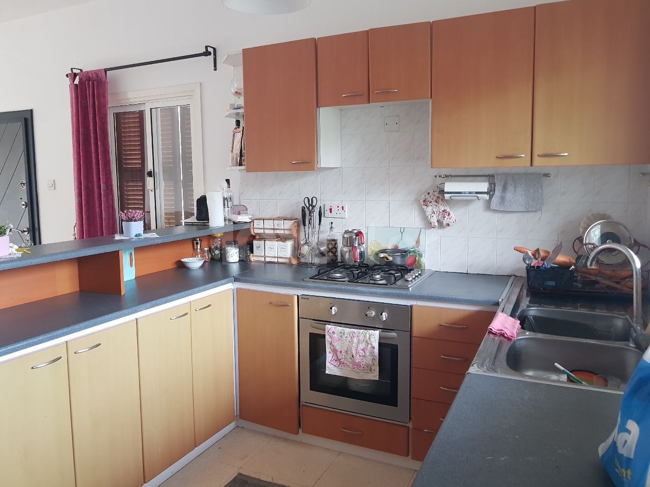 3+1 Wohnung mit Gemeinschaftspool in einem Komplex in Çatalkoy