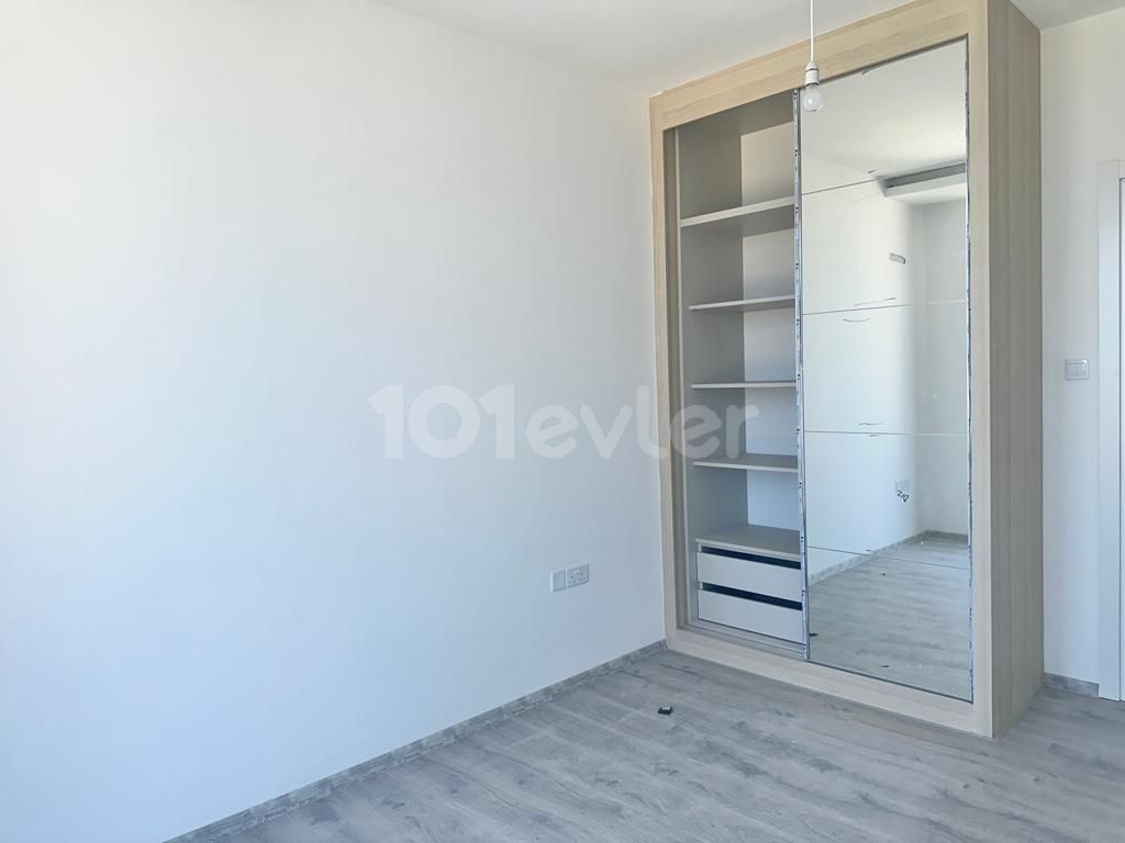 3+1 FLAT FOR SALE IN THE CENTER OF KYRENIA WITH STUNNING MOUNTAIN, SEA AND CITY VIEW