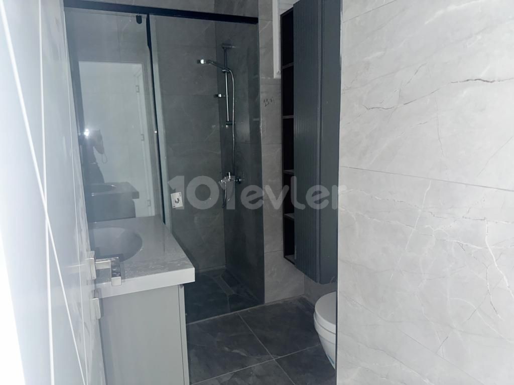 3+1 FLAT FOR SALE IN THE CENTER OF KYRENIA WITH STUNNING MOUNTAIN, SEA AND CITY VIEW