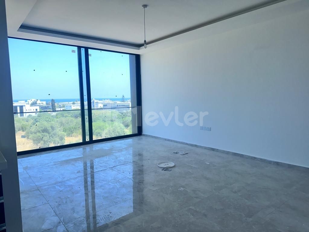 3+1 FLAT FOR SALE IN THE CENTER OF KYRENIA WITH STUNNING MOUNTAIN, SEA AND CITY VIEW