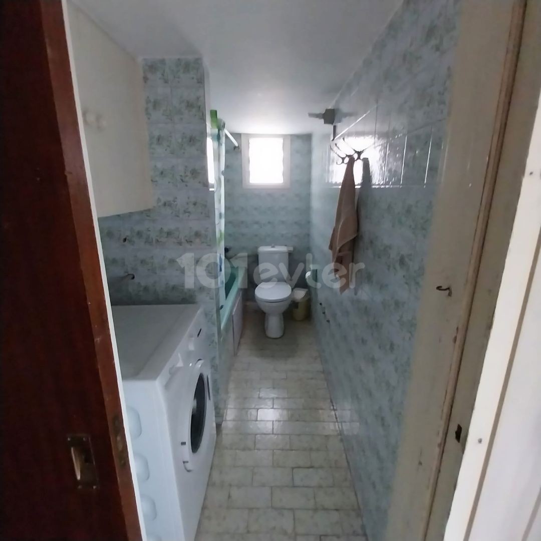 5+1 apartment for sale in the central location Dereboyu/ Köşklüçiftlik of Nicosia