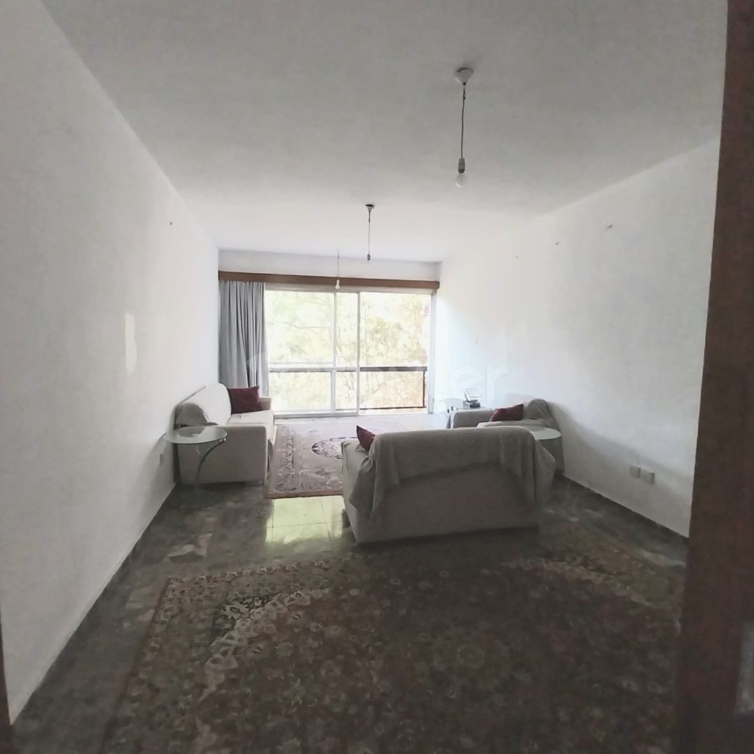 5+1 apartment for sale in the central location Dereboyu/ Köşklüçiftlik of Nicosia