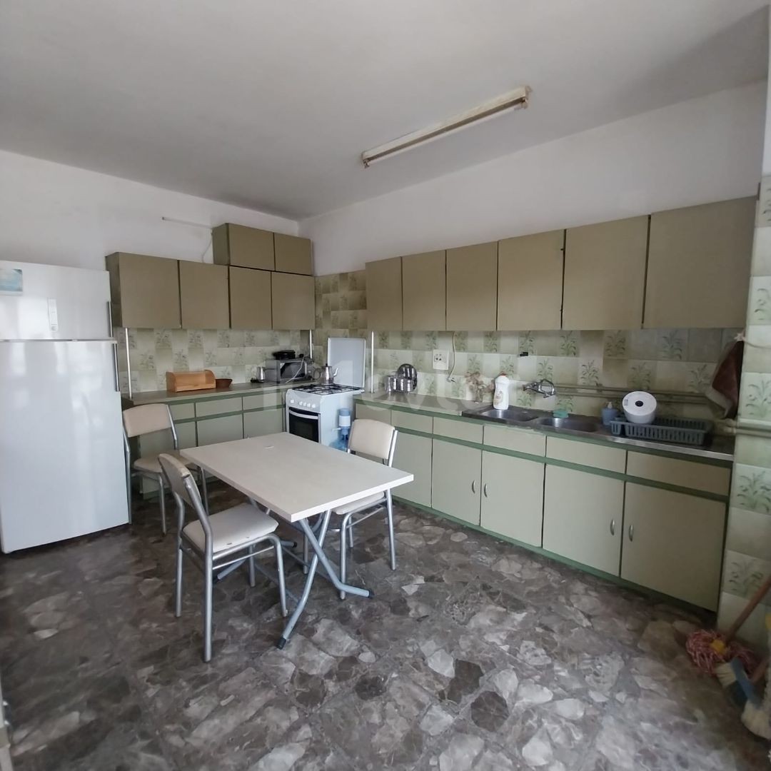 5+1 apartment for sale in the central location Dereboyu/ Köşklüçiftlik of Nicosia