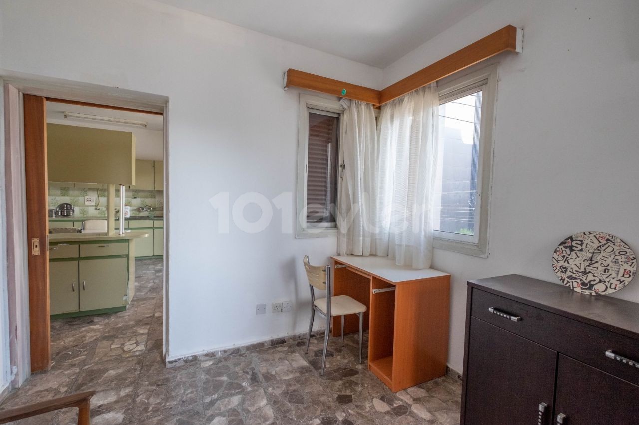 5+1 apartment for sale in the central location Dereboyu/ Köşklüçiftlik of Nicosia