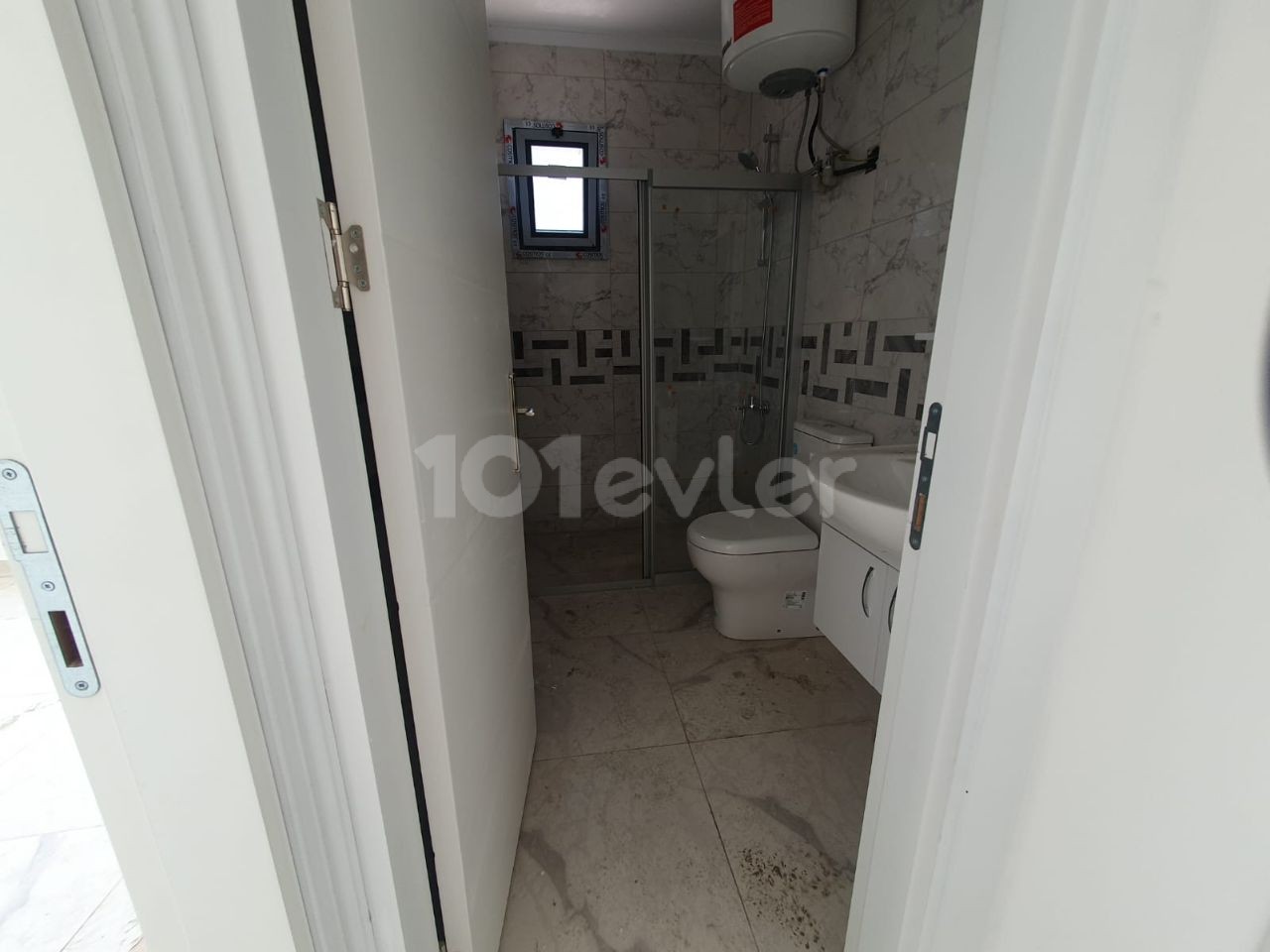 Garden floor 2+1 flat for sale in a complex with communal pool