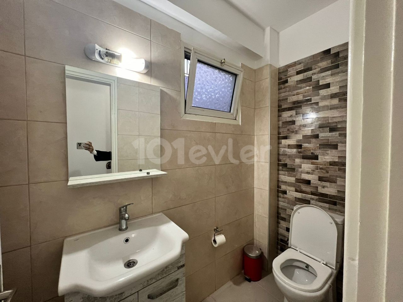 3+1 spacious renovated flat for sale in Köşküçiftlik