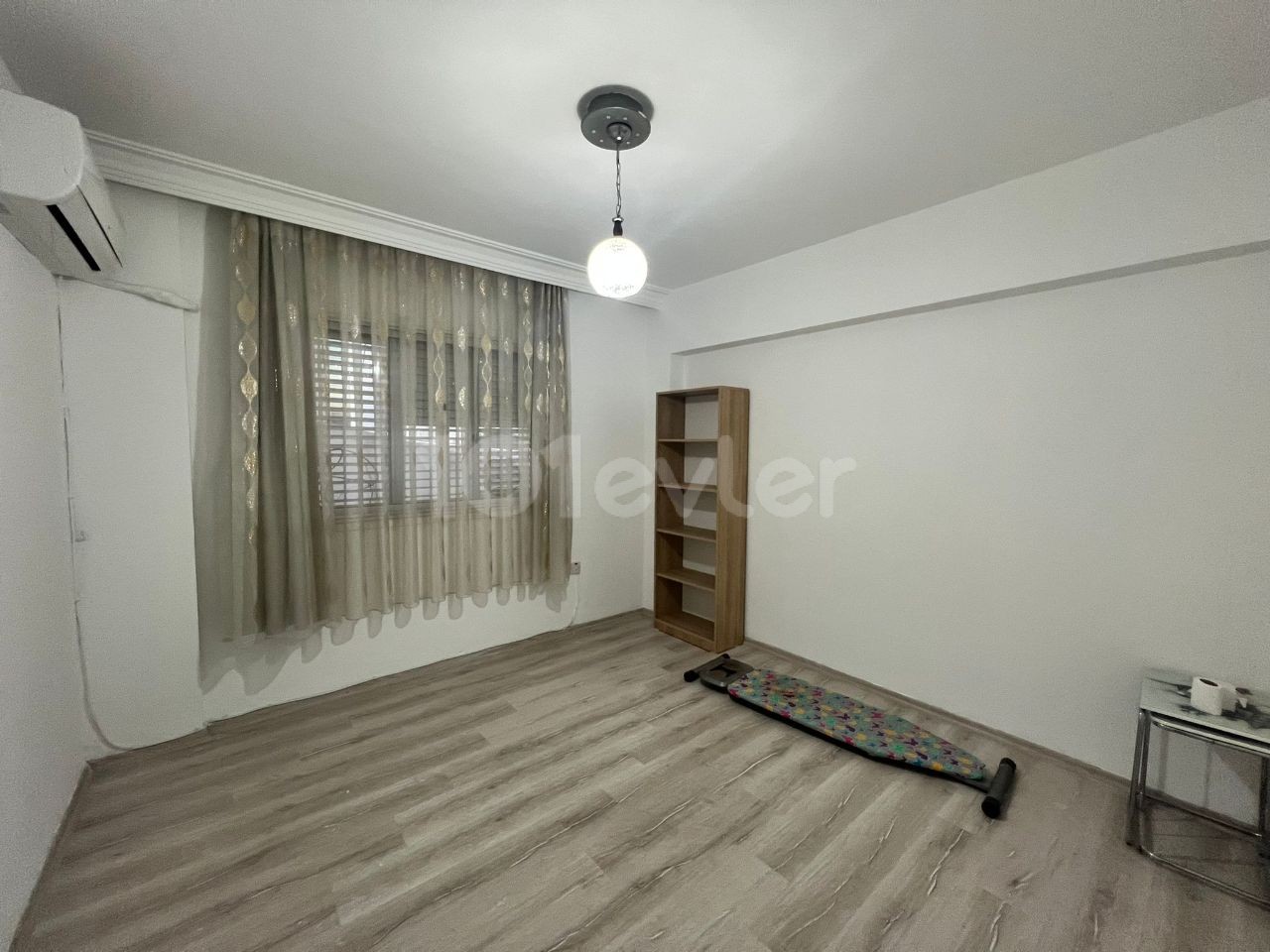 3+1 spacious renovated flat for sale in Köşküçiftlik
