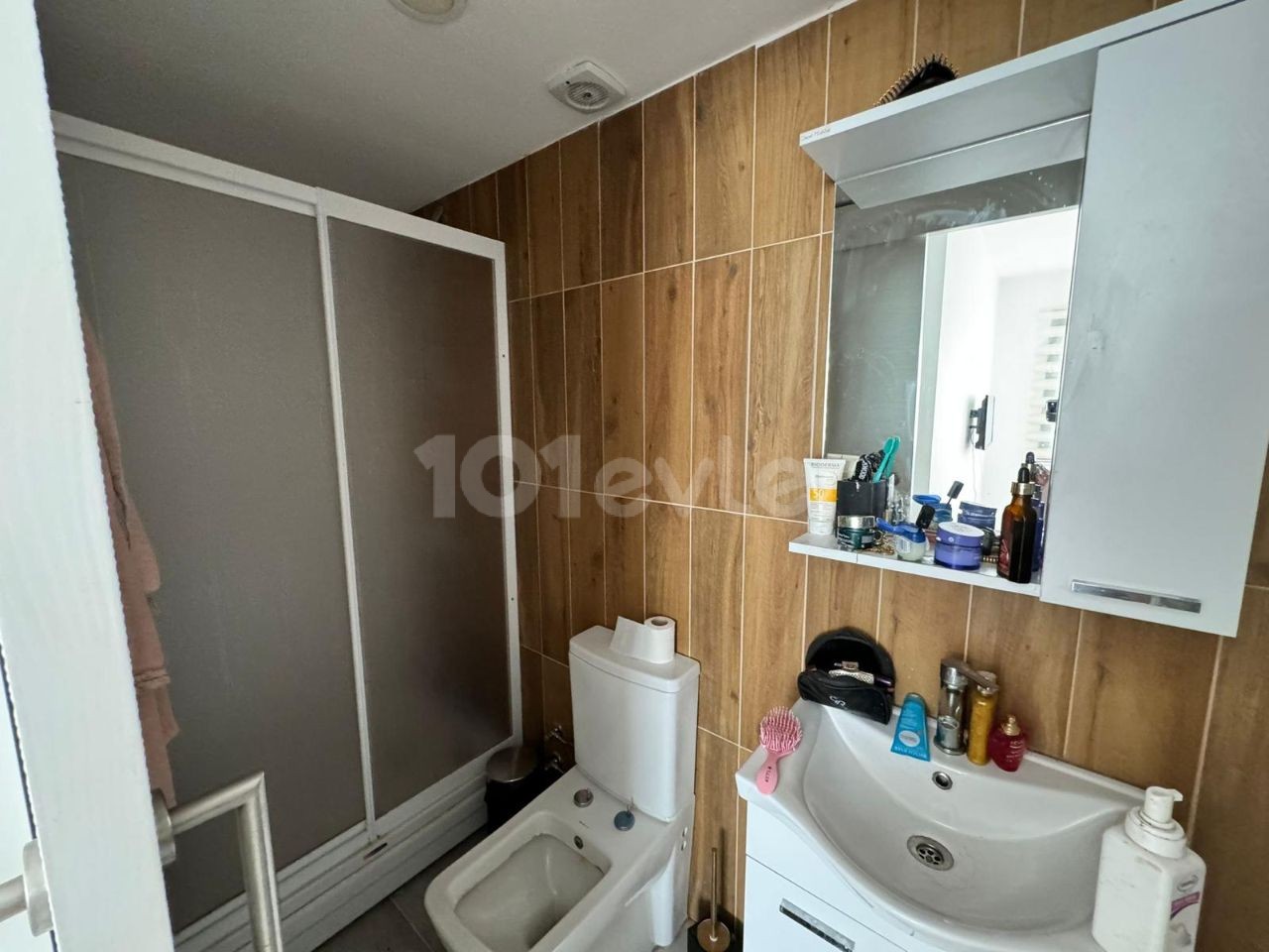 2+1 LARGE FLAT WITH ENSURE BATHROOM AND CLOSET ROOM FOR SALE IN GONYELI