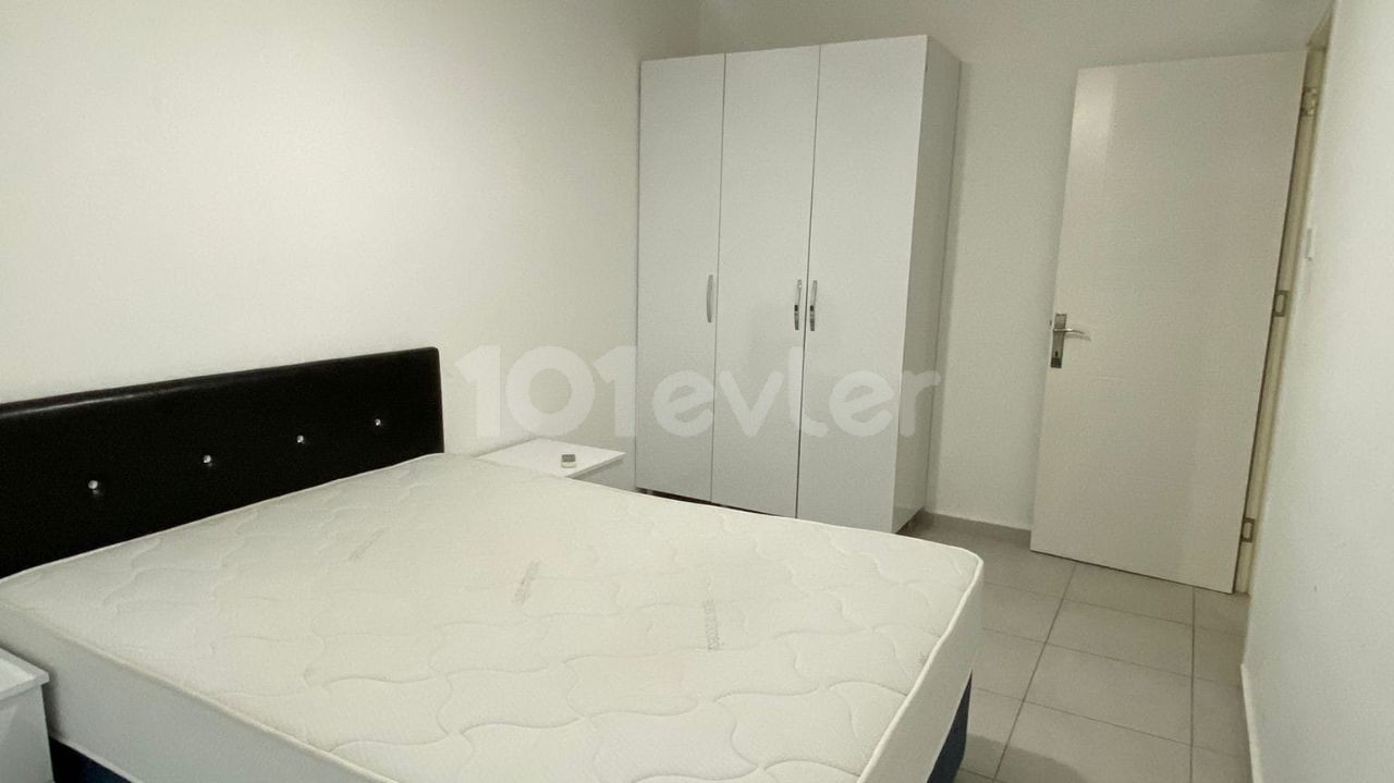 Girne şehir merkezinde deniz manzaralı kiralık 2+1 güzel daire