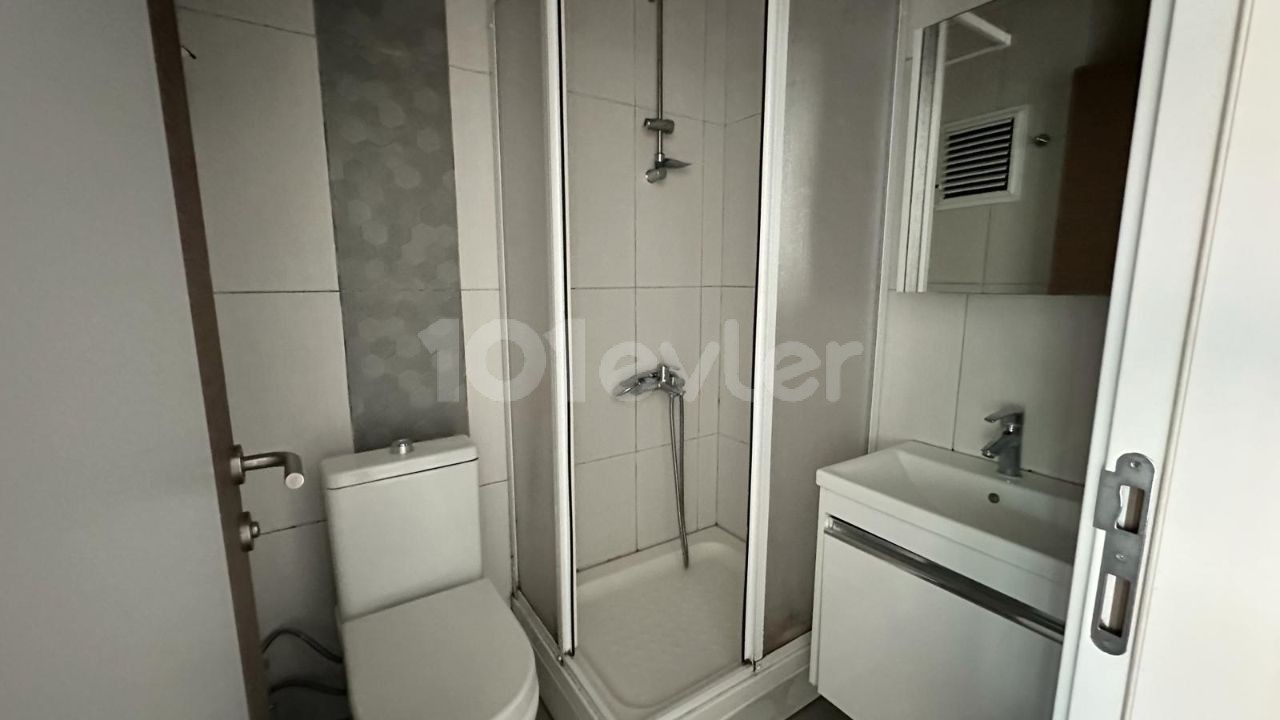 Girne merkezde satılık 1+1 daire