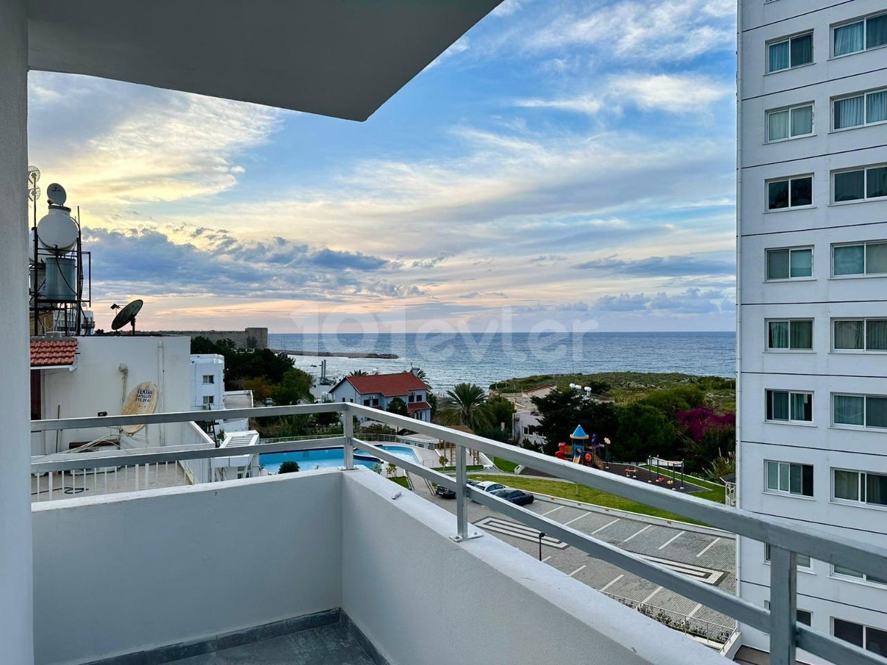 Absolutely New 3+1 Apartment For Rent in Girne Near the Sea