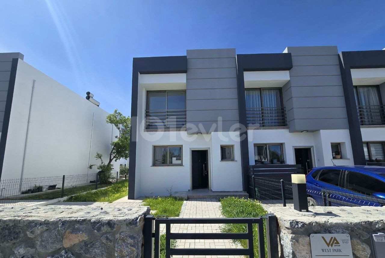 Alsancak'ta 2+1 Site İçerisinde Sıfır Villa