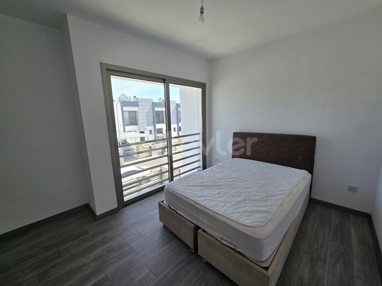 Alsancak'ta 2+1 Site İçerisinde Sıfır Villa