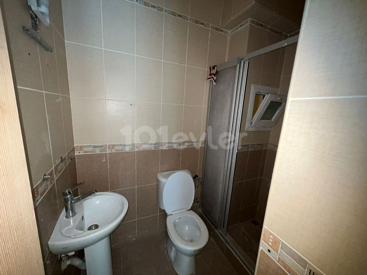 3+1 flat in Kyrenia Center that can be used as both commercial and living space!