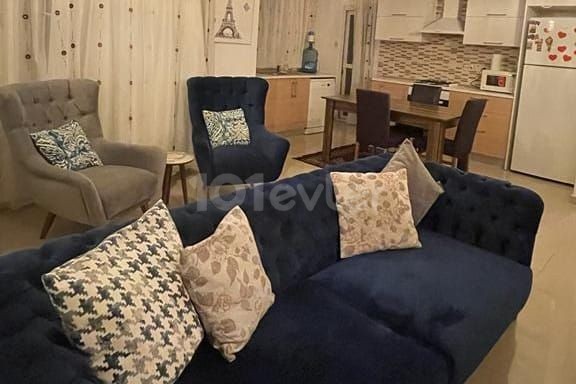 Girne şehir merkezinde kiralık 3+1 lüks daire