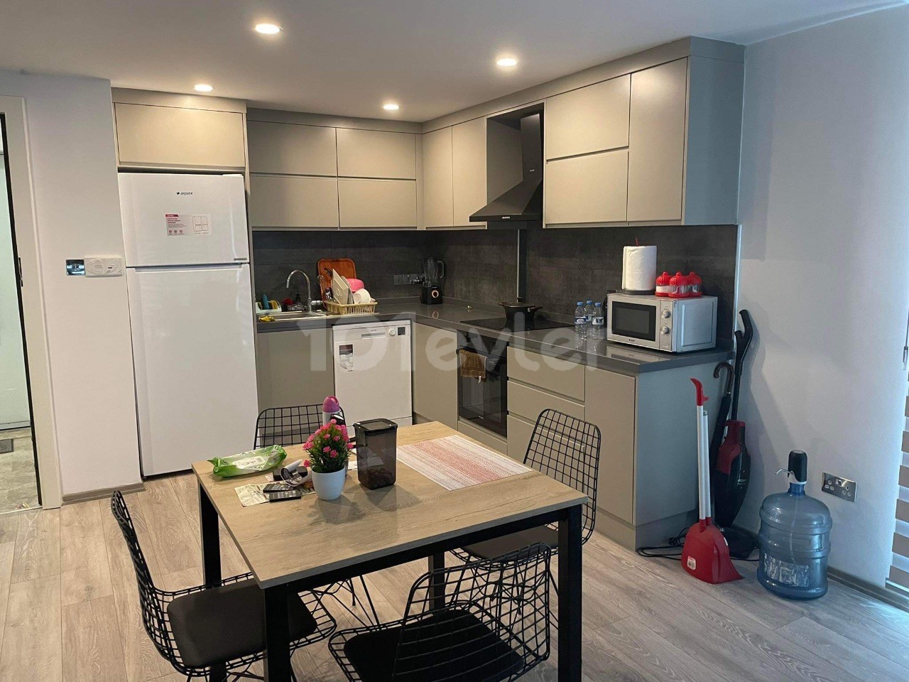 ULTRA LUXURY 1+1 FLAT IN KYRENIA CENTER AKACAN WITH EXTENSIVE FACILITIES SUCH AS SWIMMING POOL AND PARKING PARKING FULL CITY VIEW AND 2 BALCONIES..