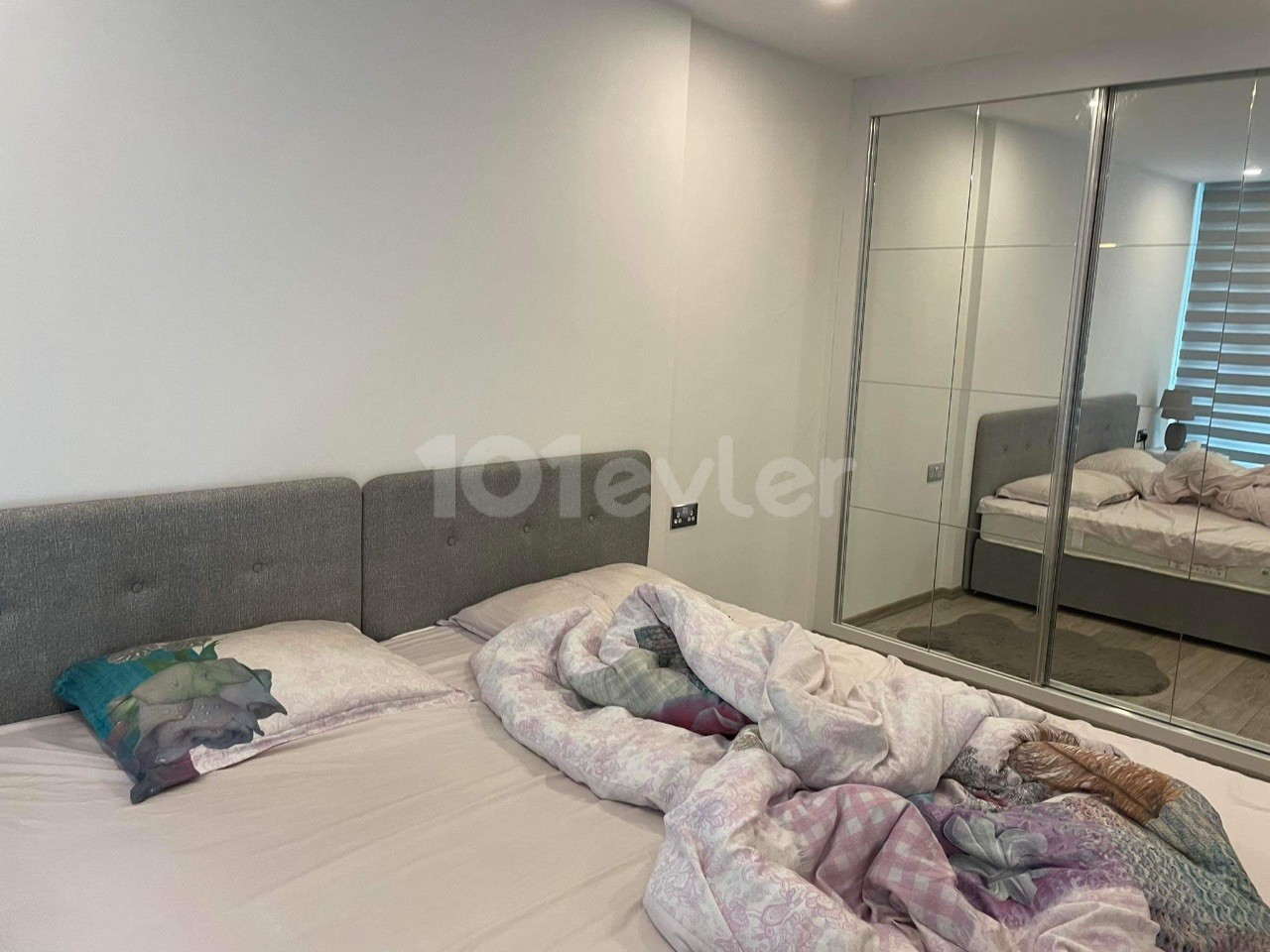ULTRA LUXURY 1+1 FLAT IN KYRENIA CENTER AKACAN WITH EXTENSIVE FACILITIES SUCH AS SWIMMING POOL AND PARKING PARKING FULL CITY VIEW AND 2 BALCONIES..