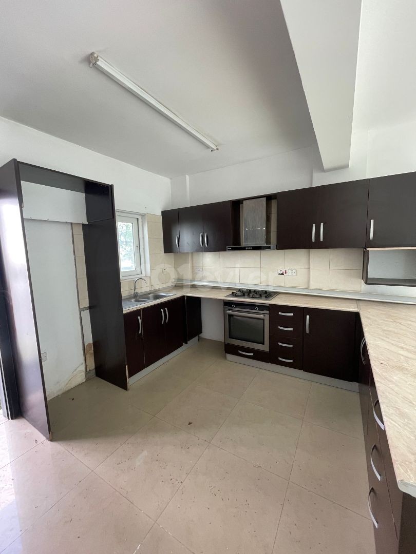 Opportunity Triplex Villa in Küçük Kaymaklı 158.000 stg Turkish Title