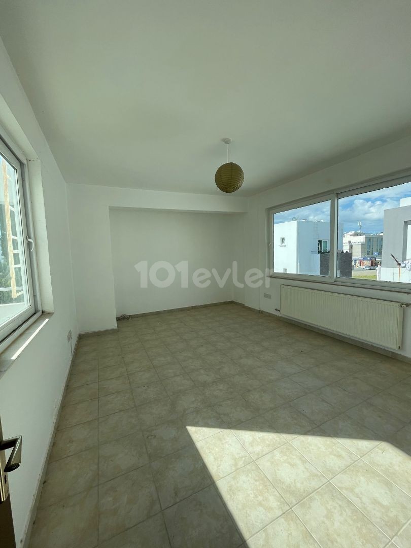 Opportunity Triplex Villa in Küçük Kaymaklı 158.000 stg Turkish Title